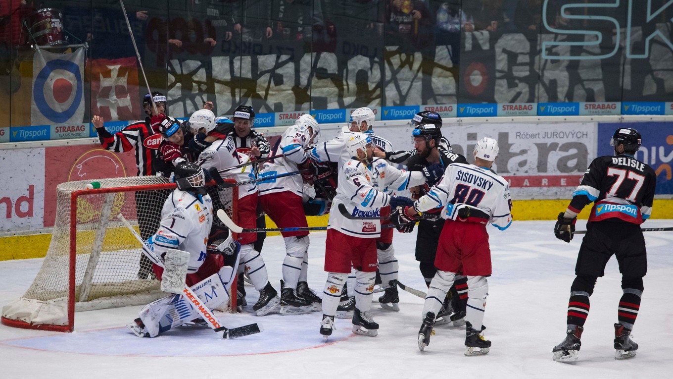 Momentka zo zápasu medzi Zvolenom a Banskou Bystricou.