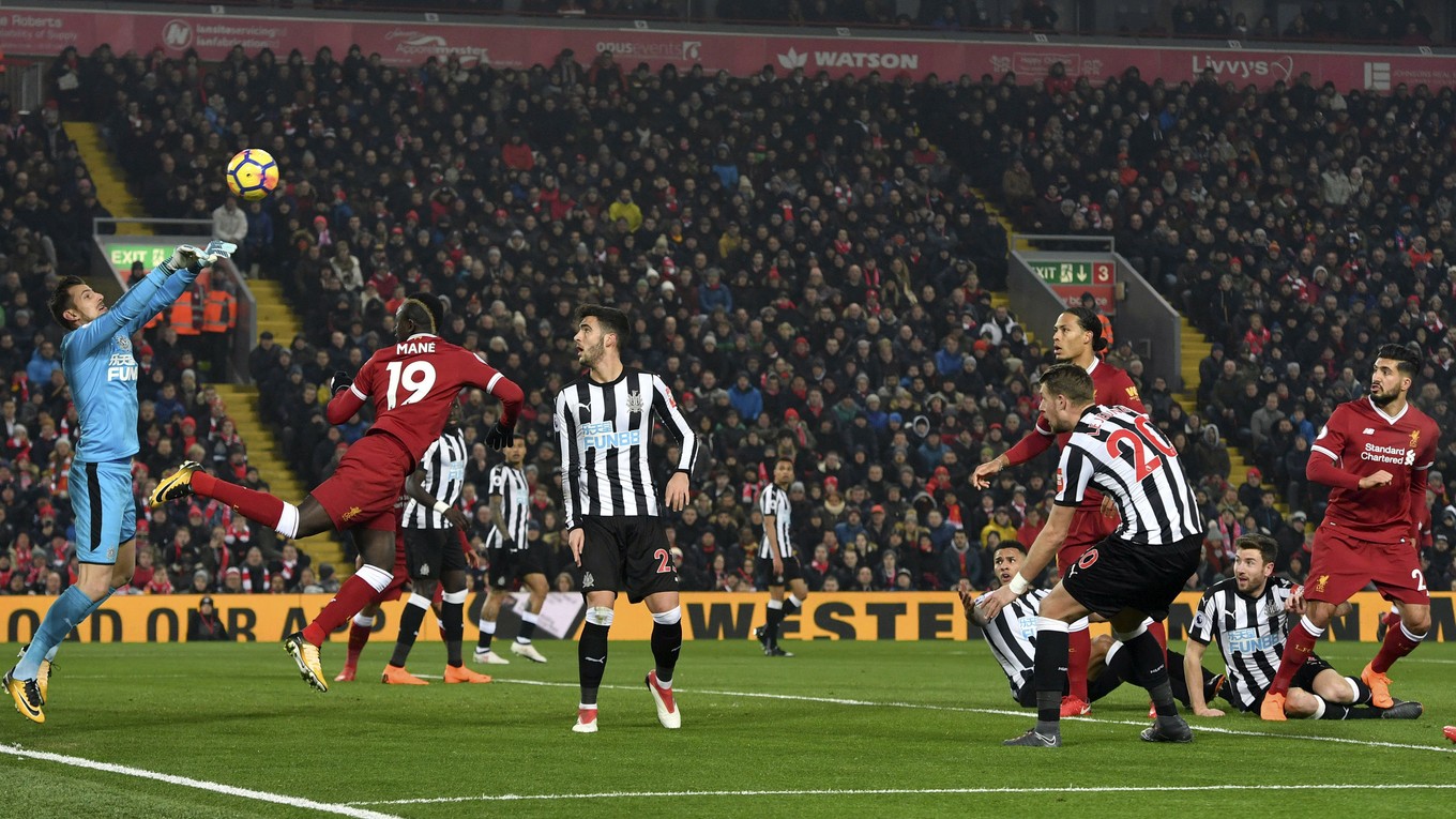 Martin Dúbravka (vľavo) inkasoval dvakrát.