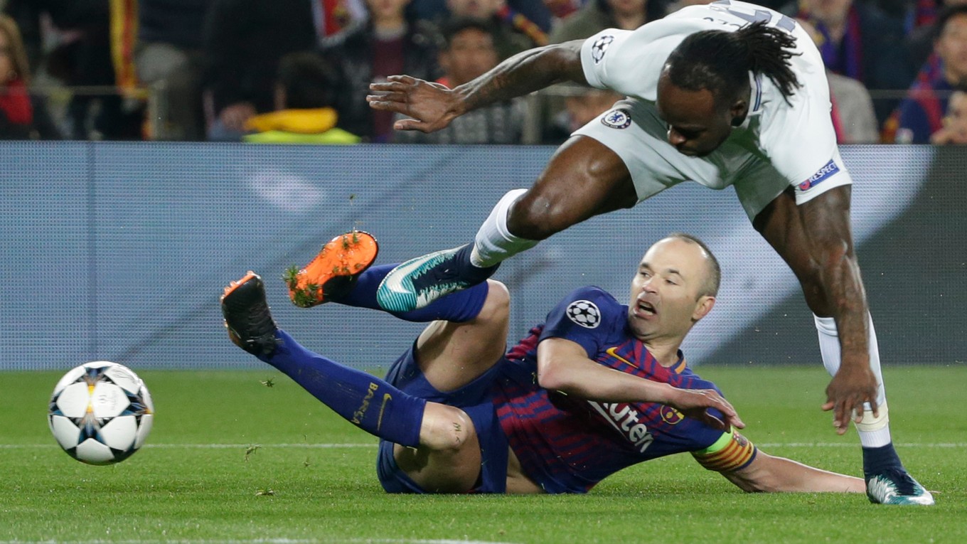 Andres Iniesta zvažuje odchod z FC Barcelona.