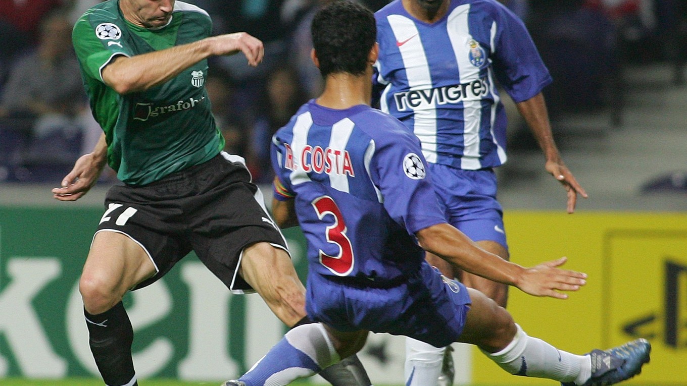 Peter Petráš (vľavo) v zápase proti FC Porto.