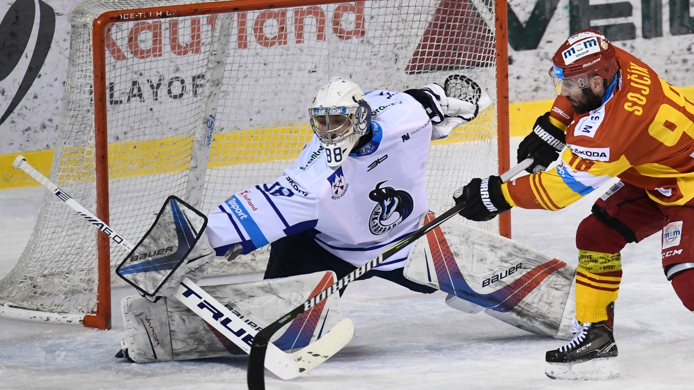 Momentka zo zápasu Trenčín - Poprad.