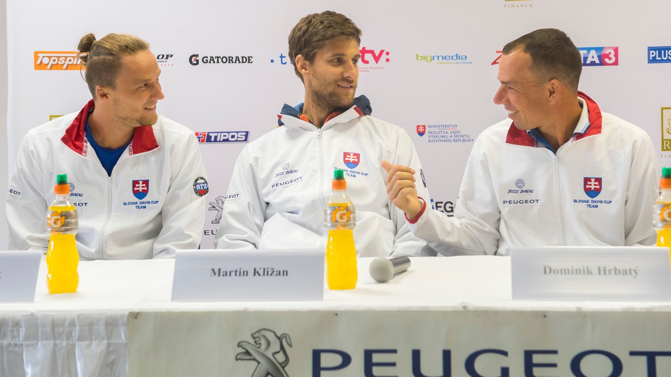 Zľava Jozef Kovalík, Martin Kližan a Dominik Hrbatý.