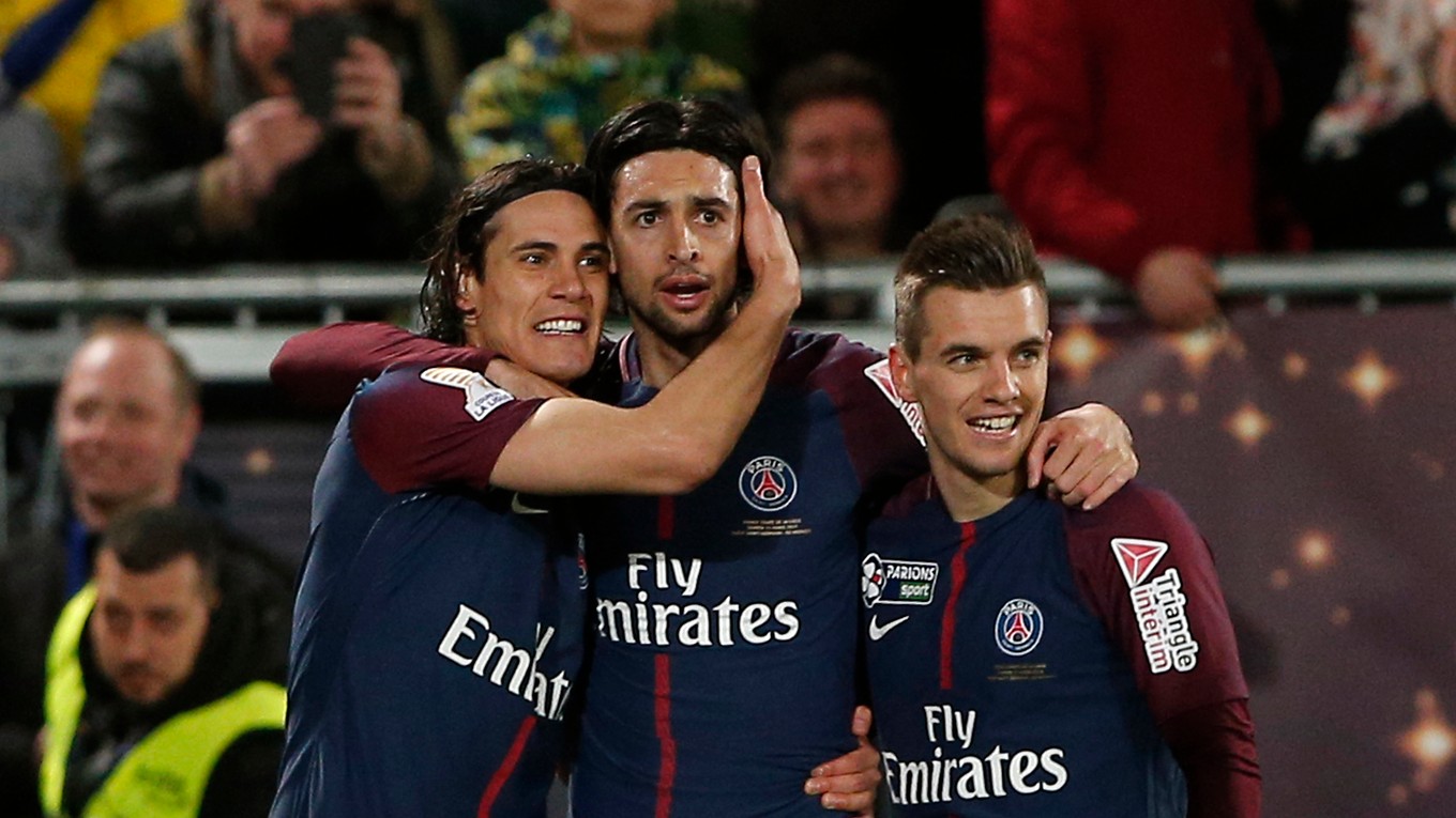 Futbalisti PSG sa radujú po jednom z gólov.