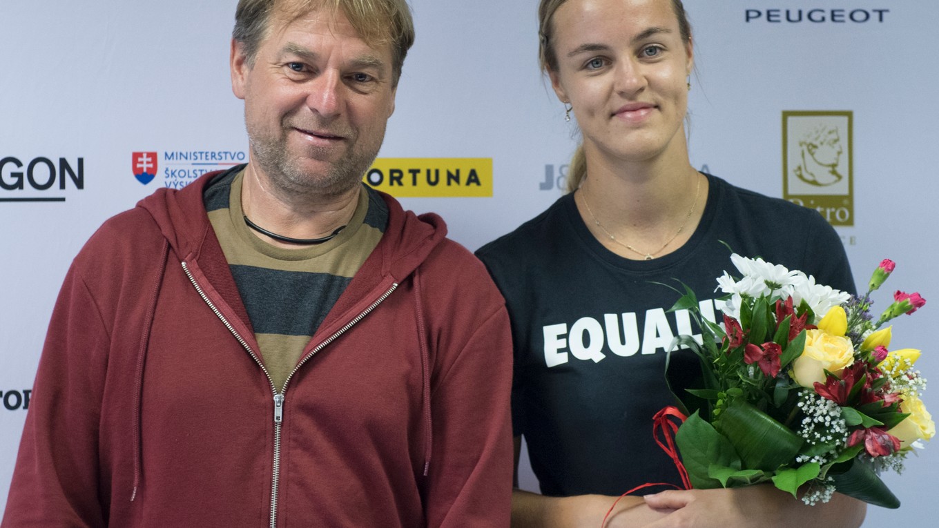 Slovenská tenisová reprezentantka Anna Karolína Schmiedlová a jej tréner Milan Martinec. 
