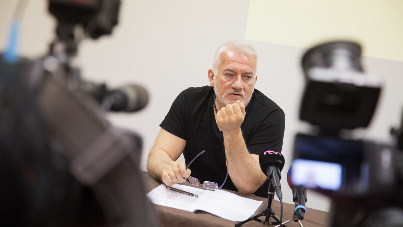 Bývalý československý hádzanár a tréner Martin Lipták počas tlačovej konferencie pri príležitosti oznámenia kandidatúry na post prezidenta Slovenského zväzu hádzanej (SZH).