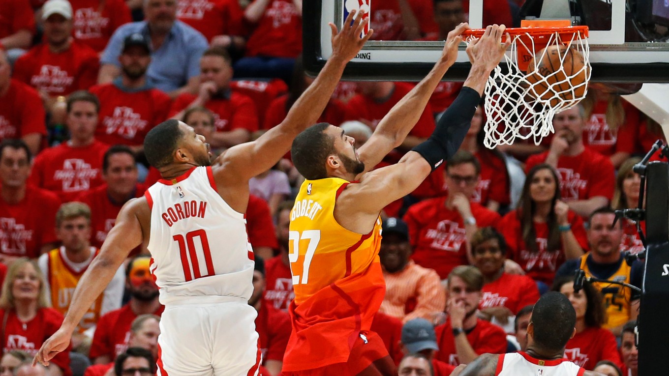 Basketbalisti Utahu nestačili na Houston.