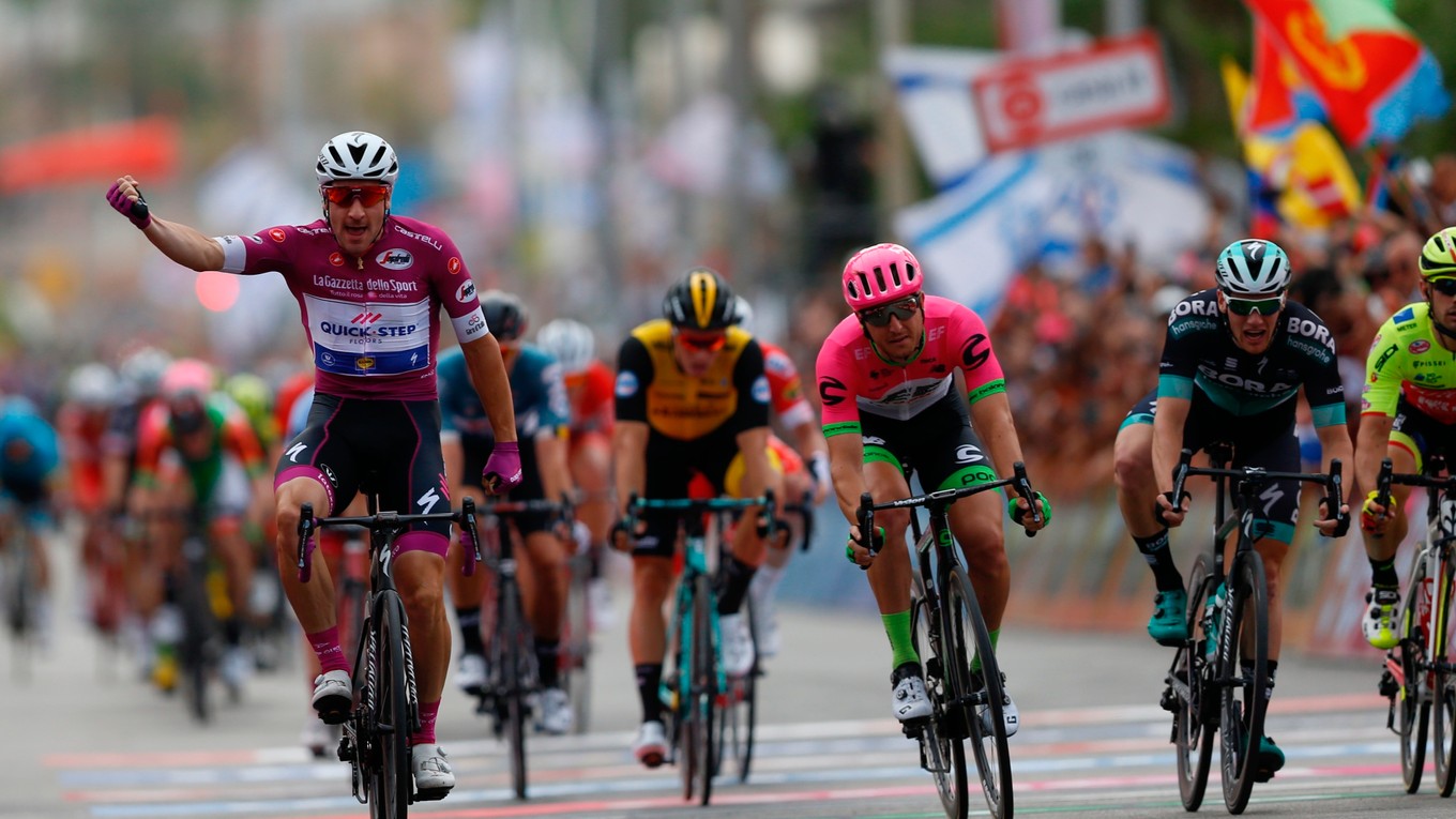 Tretiu etap na Giro d´Italia 2018 vyhral Talian Elia Viviani z tímu Quick-Step Floors.