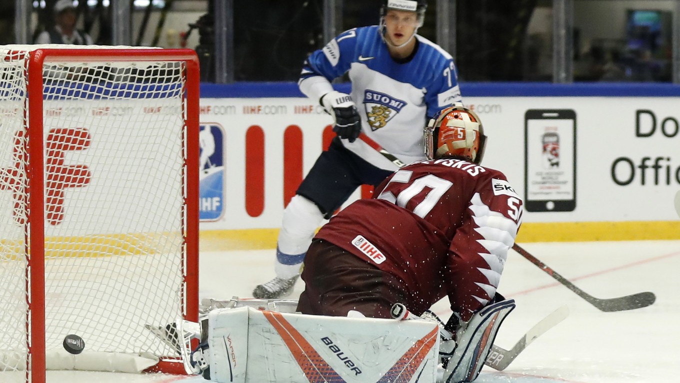 Hokejisti Fínska zdolali Lotyšsko.
