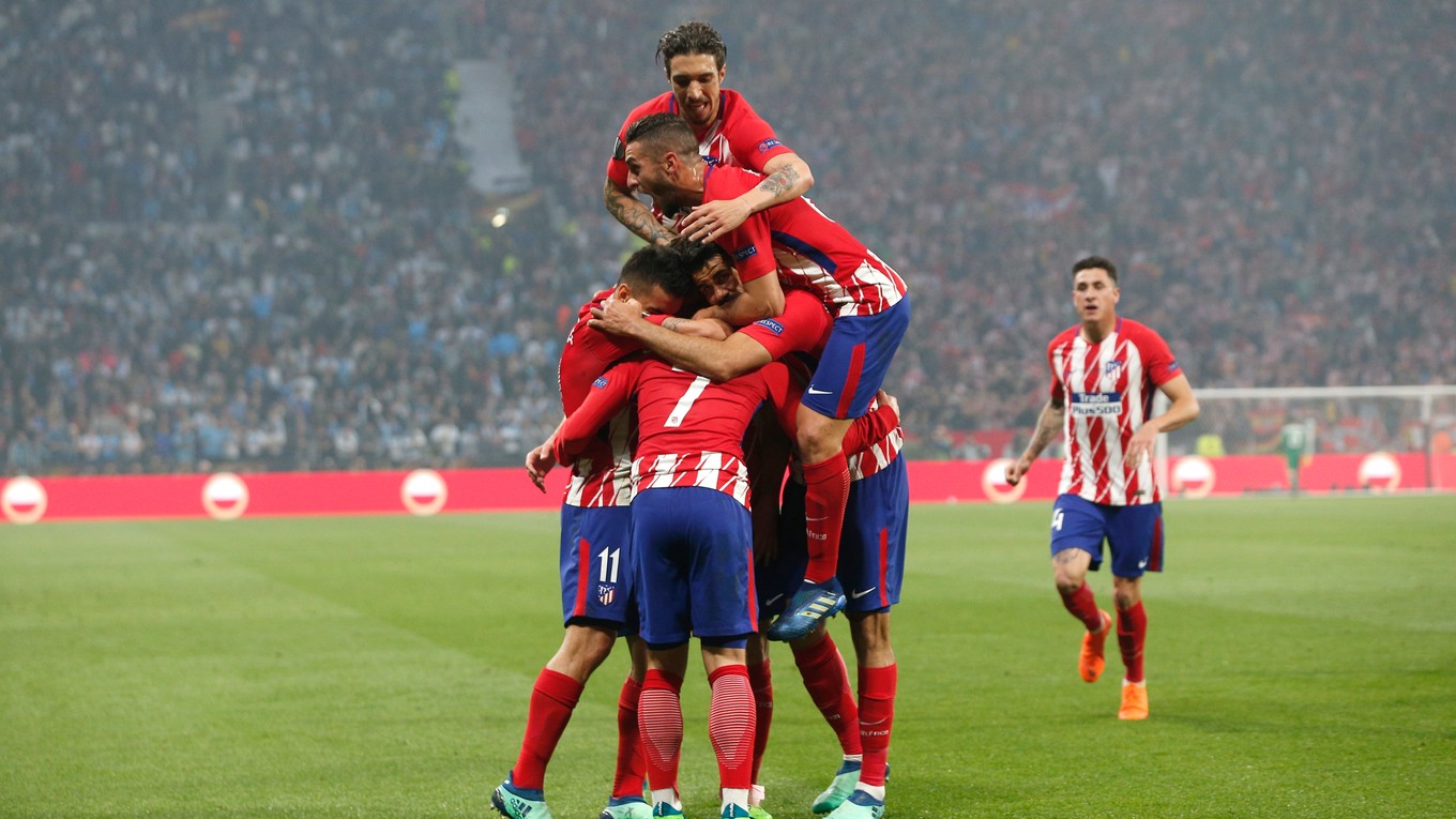 Hráči Atlética sa radujú po góle na 1:0.