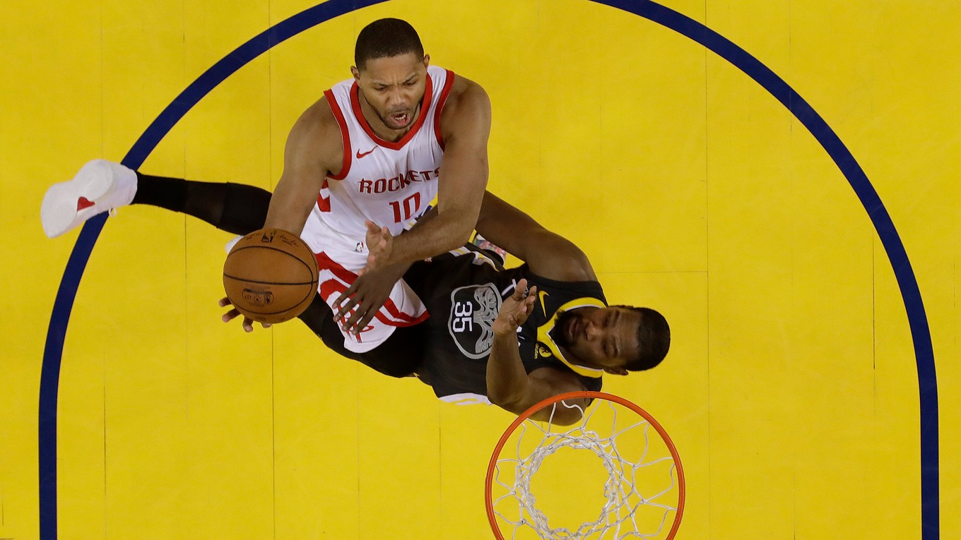 Basketbalisti Houstonu Rockets zvíťazili na palubovke Golden State Warriors.