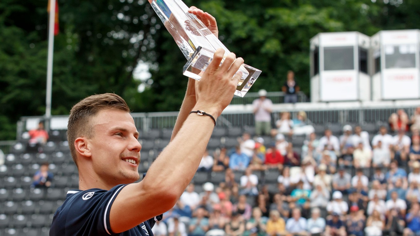 Maďarský tenista Márton Fucsovics triumfoval na antukovom turnaji ATP v Ženeve. 