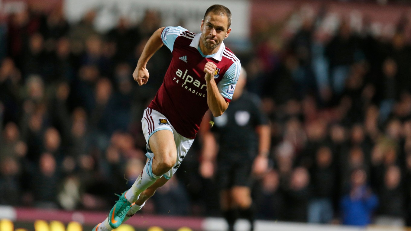 Joe Cole v drese West Hamu United, archívna snímka.