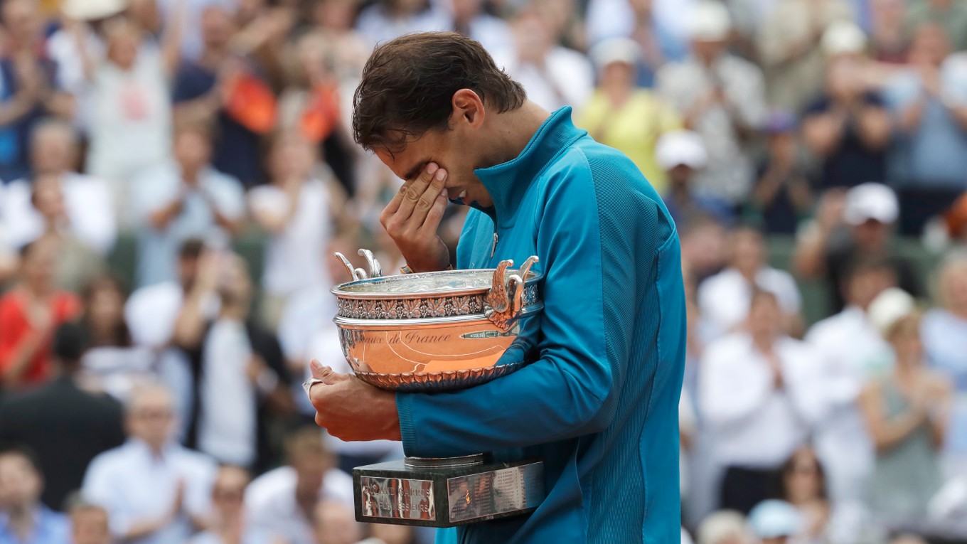 Rafael Nadal neudržal slzy.