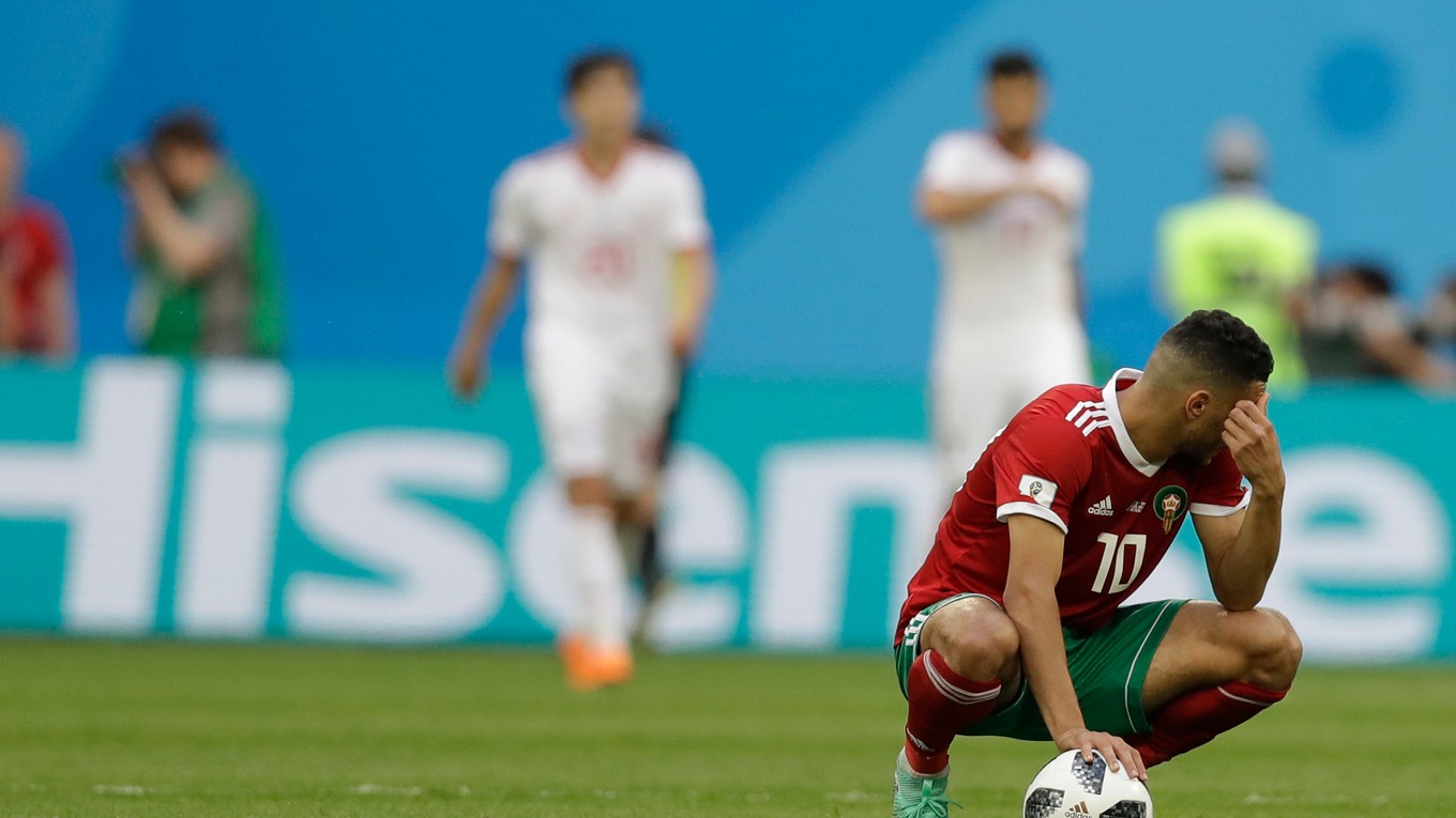 Sklamaný marocký hráč po inkasovanom góle.