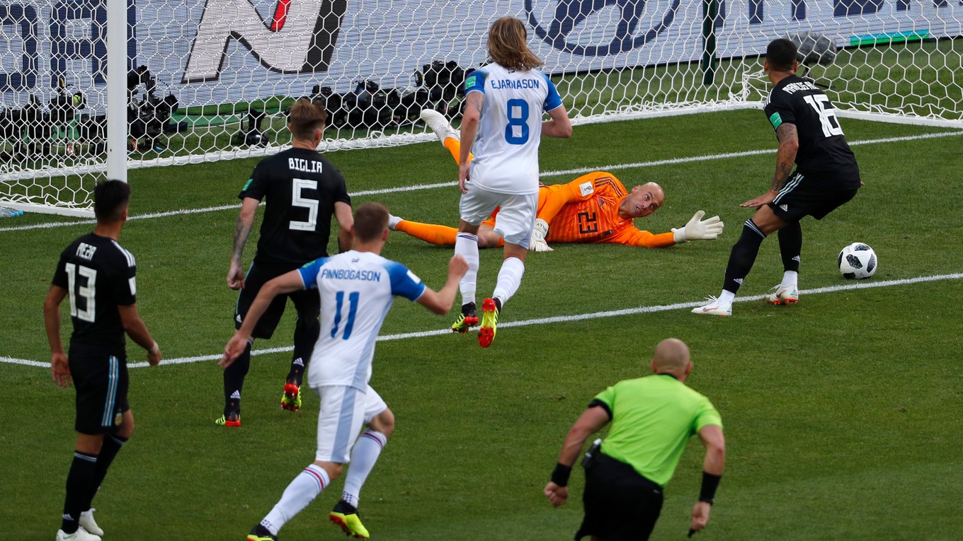 Island počas zápasu s Argentínou.
