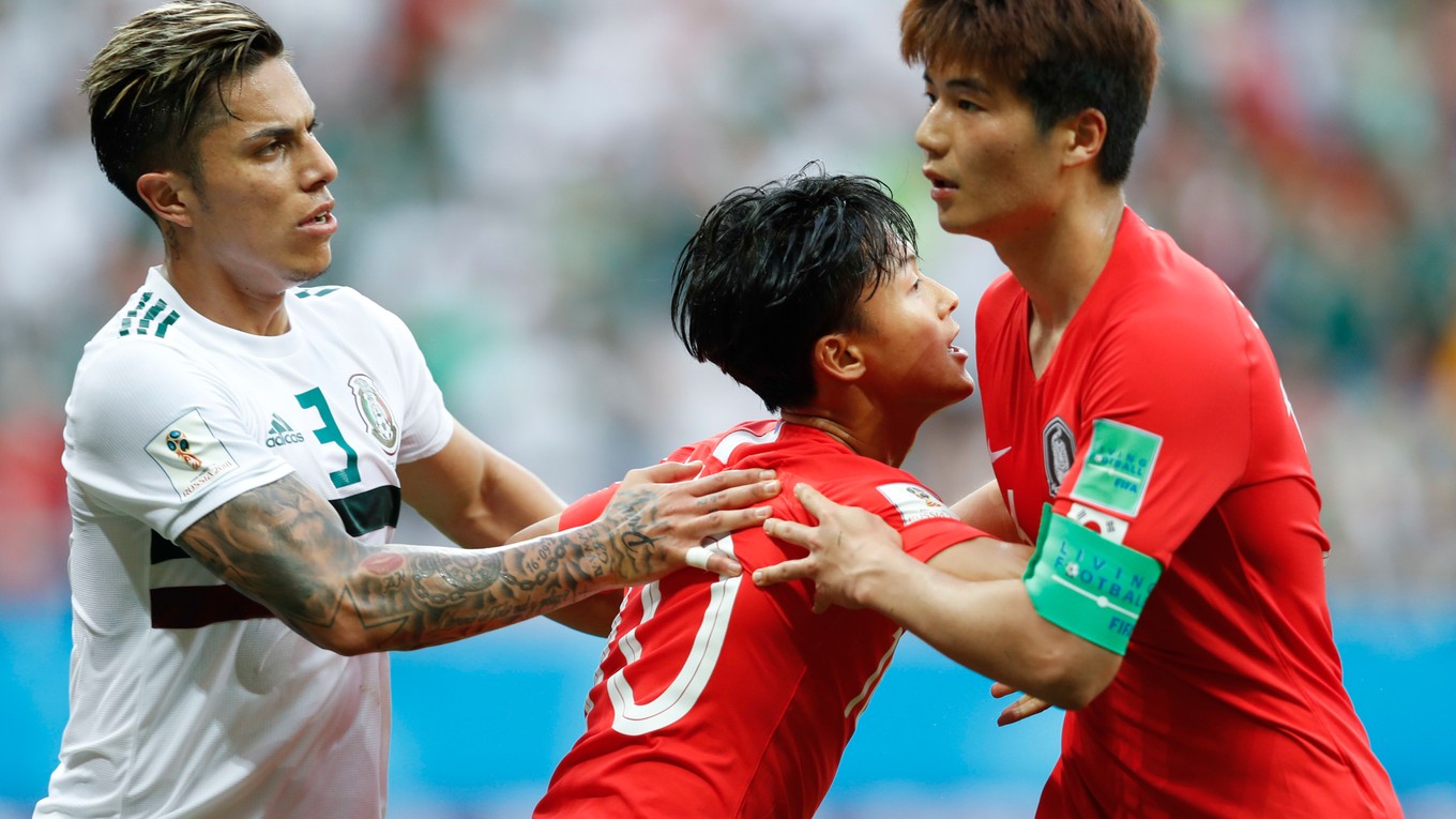 Ki Song-jung (vpravo).