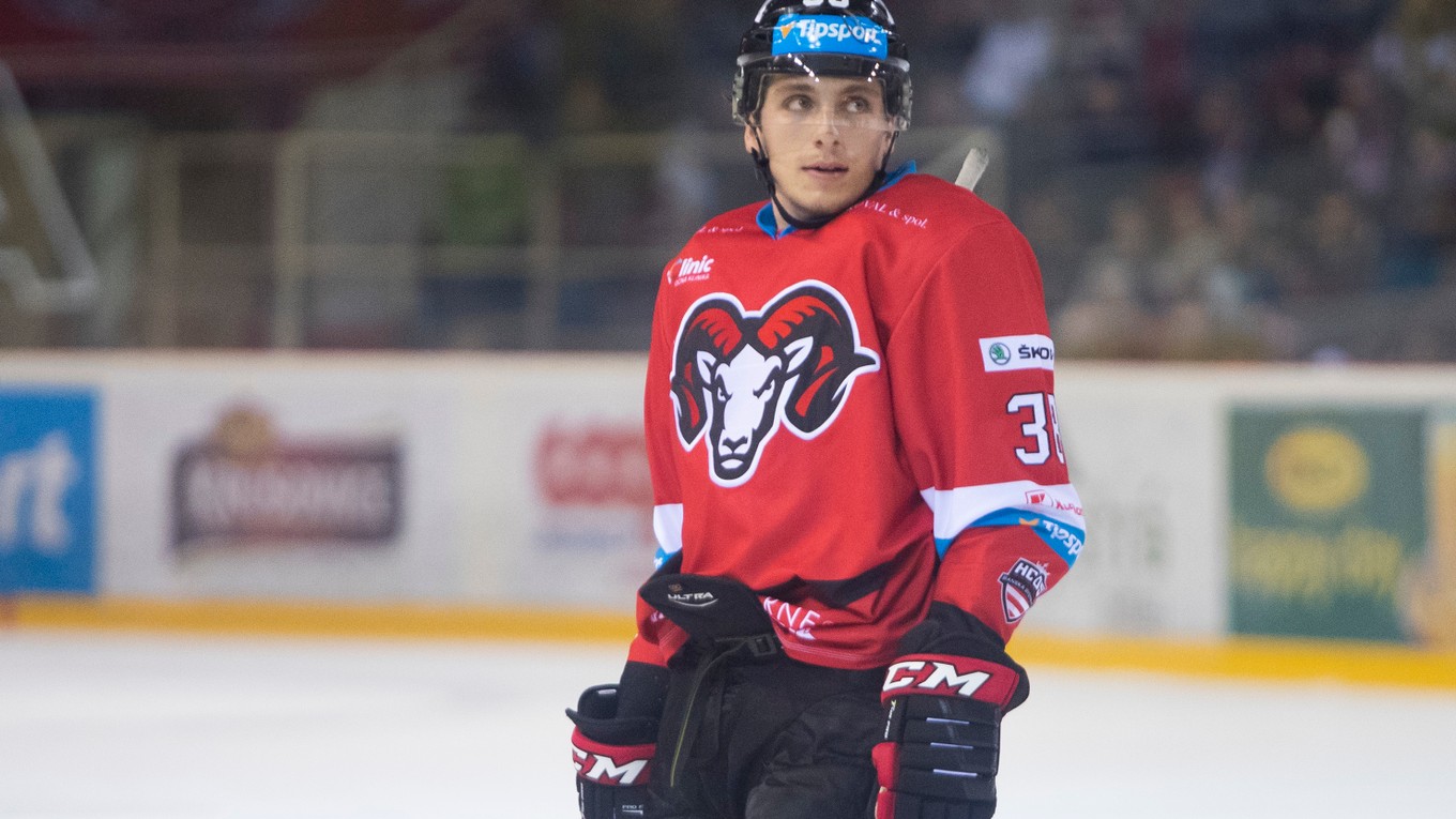 Kanadský hokejista Guillaume Asselin.