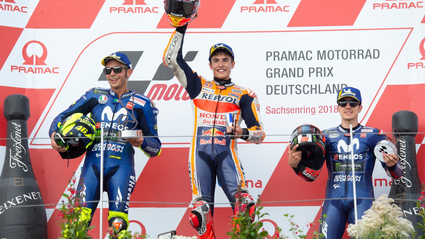 Marc Marquez (v strede).