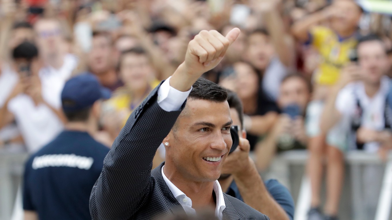 Cristiano Ronaldo počas predstavenia v Turíne.