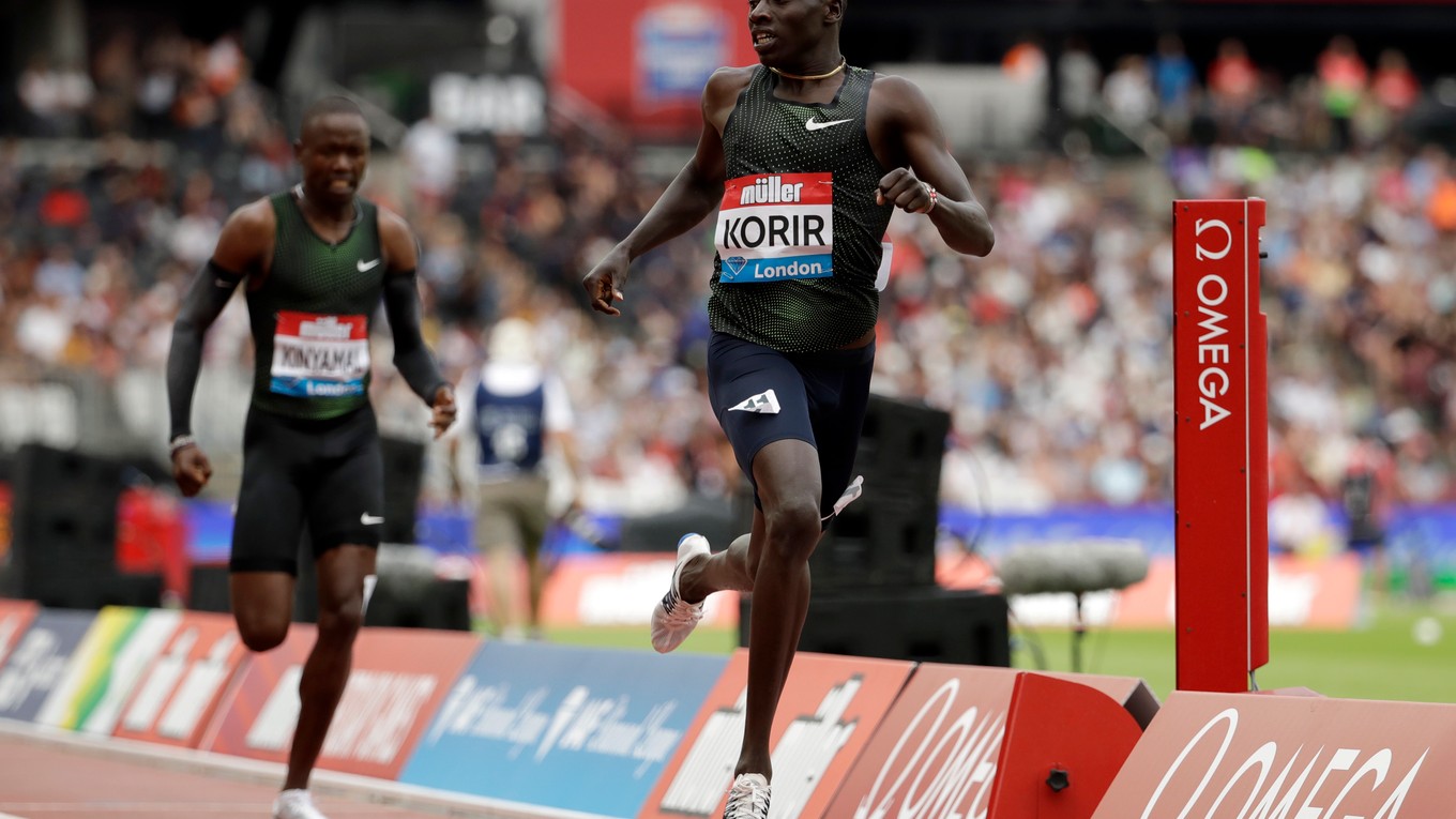 Jeden z výkonov roka zabehol v behu na 800 metrov Keňan Emmanuel Kipkurui Korir.