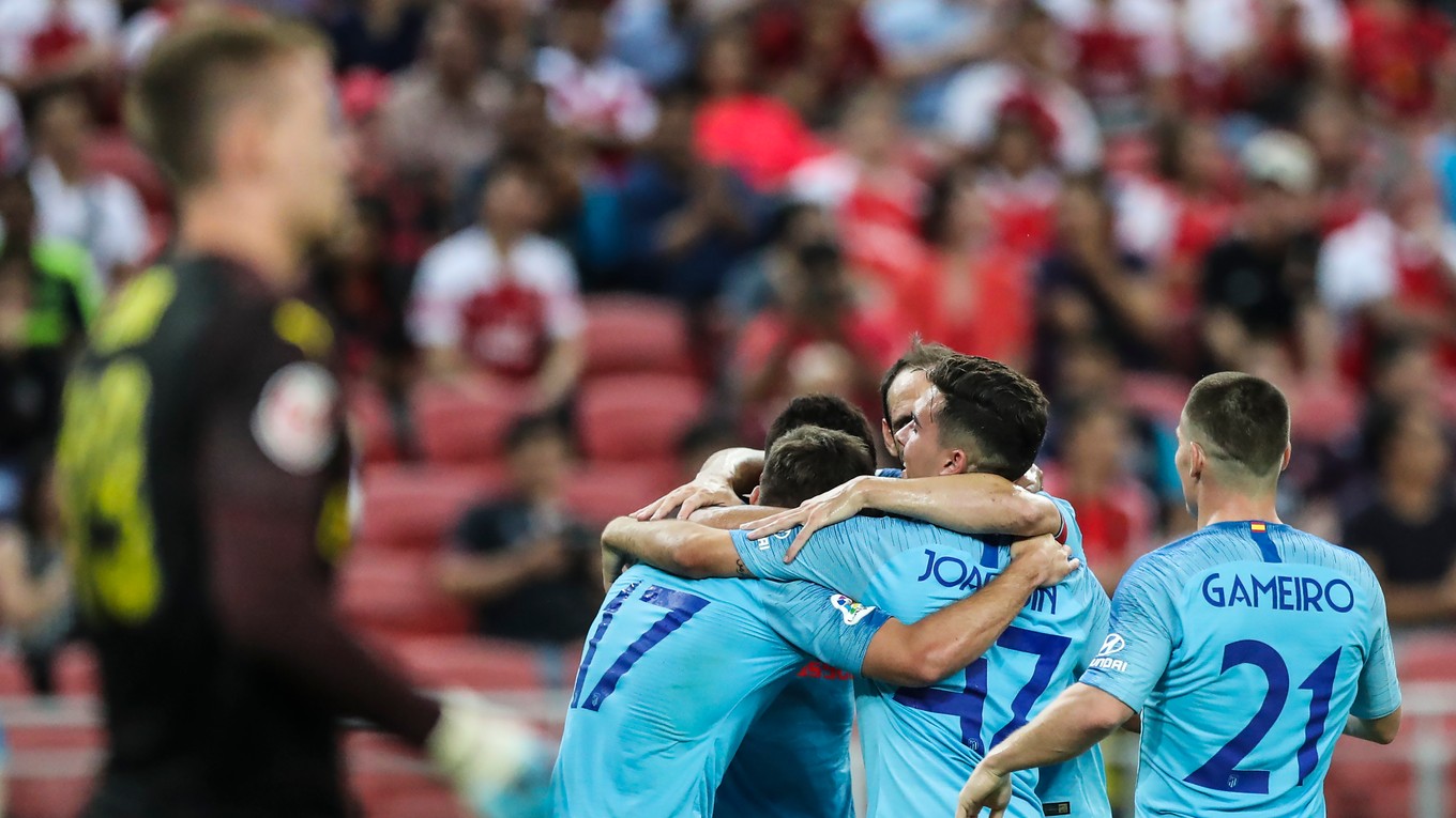 Hráči Atlética sa radujú po góle Luciana Vietta.