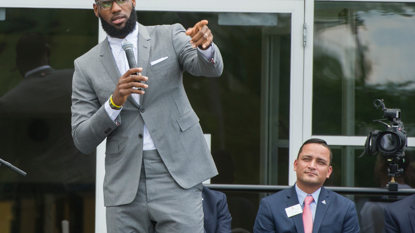 LeBron James otvoril školu pre tzv. problémovú mládež.