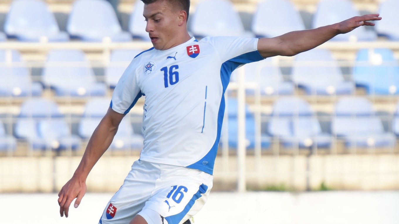 Michal Tomič v drese reprezentácie do 19 rokov.