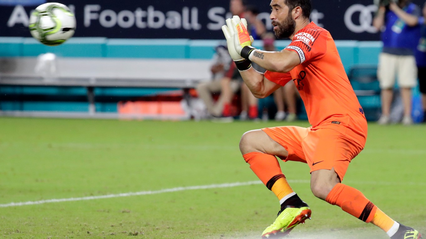 Claudio Bravo si roztrhol achilovku na pondelkovom tréningu Manchestru City.