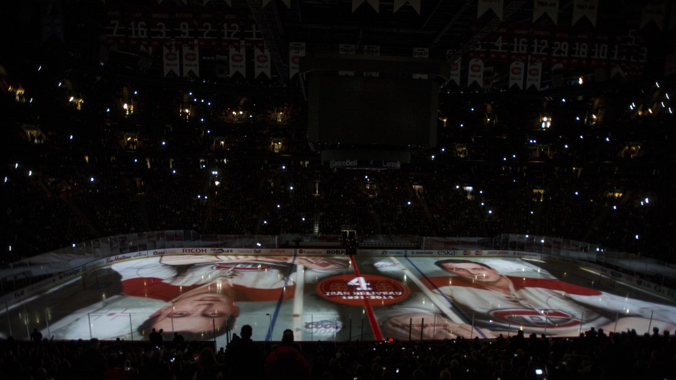 Momentka z Bell Centre, momentálne najväčšieho hokejového štadióna na svete.