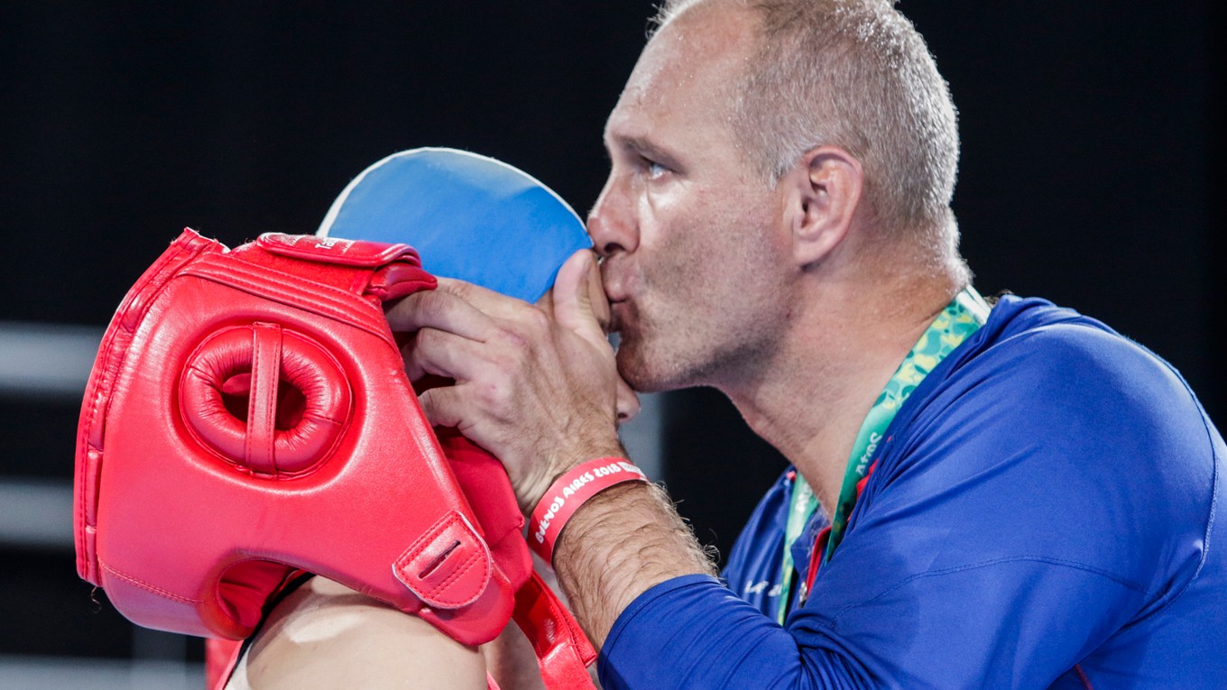 Slovenská boxerka Jessica Triebeľová a tréner Peter Triebeľ na Olympijských hrách mládeže v Buenos Aires.