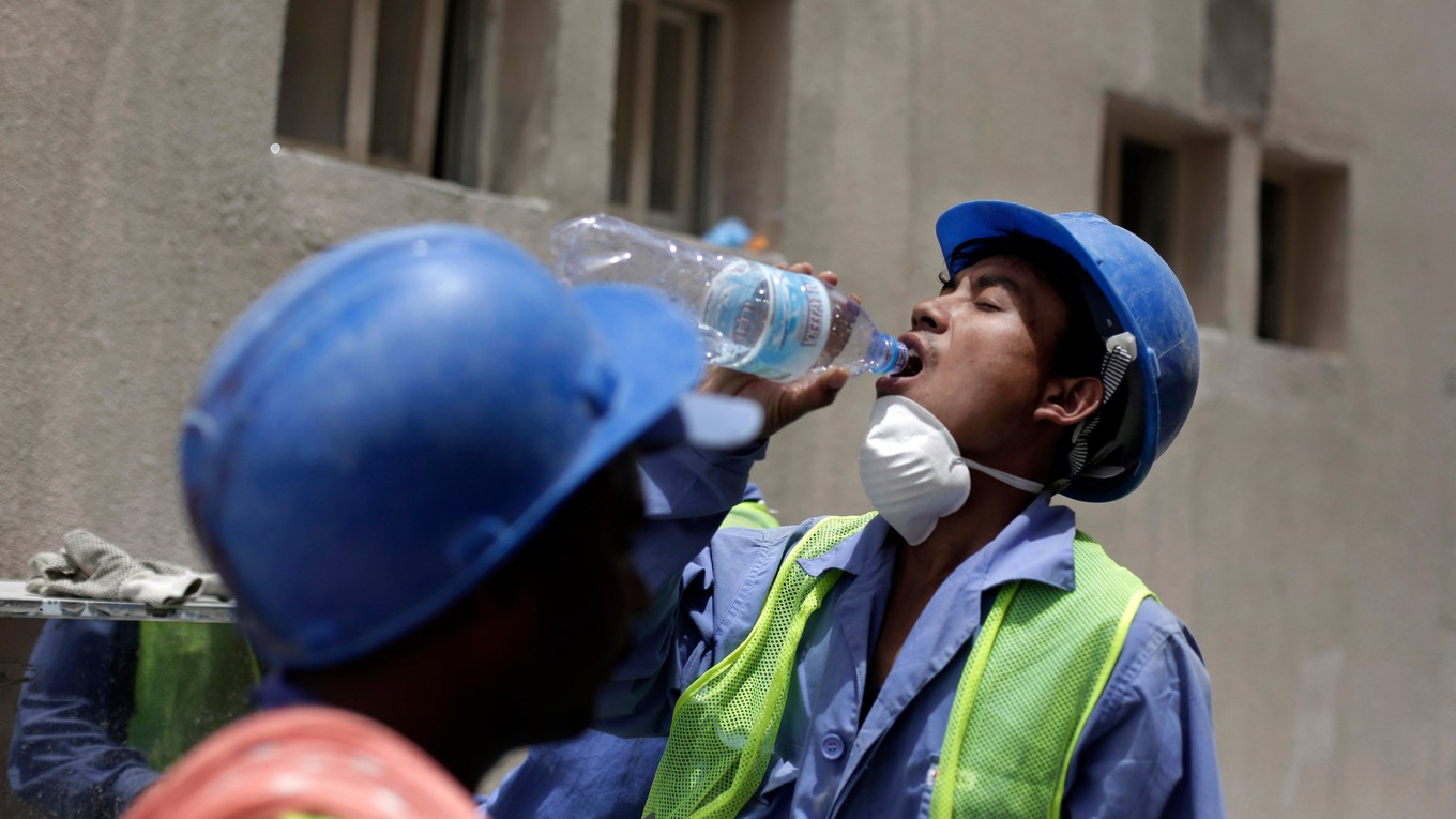 Robotníci na štadiónoch a ostatnej infraštruktúry na MS 2022 v Katare.