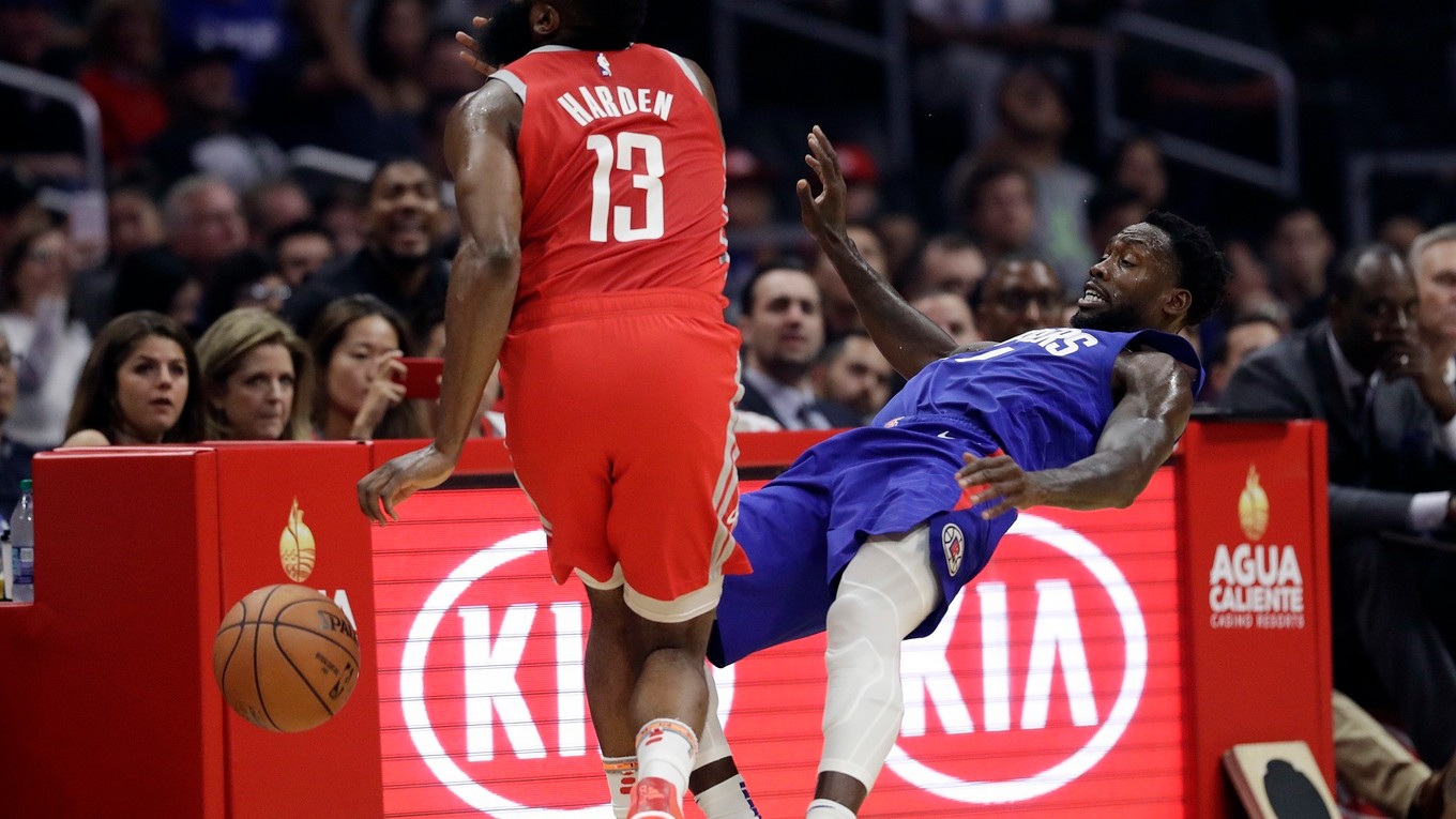 Momentka zo zápasu Los Angeles Clippers - Houston.