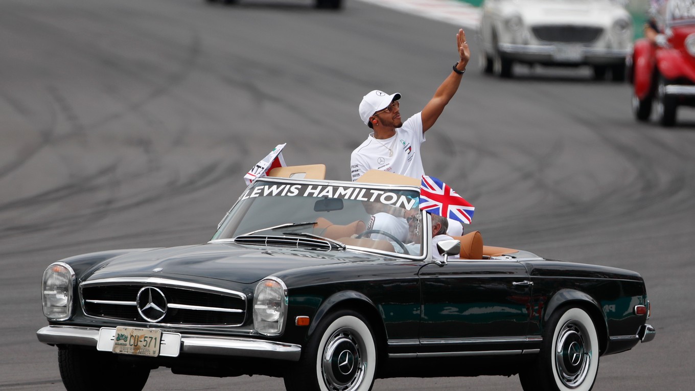 Lewis Hamilton získal piaty titul majstra sveta v predstihu.