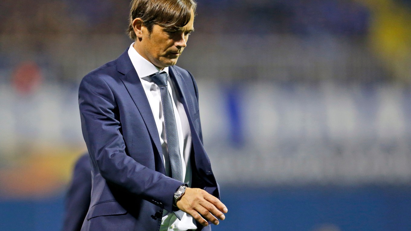 Phillip Cocu skončil na lavičke Fenerbahce.