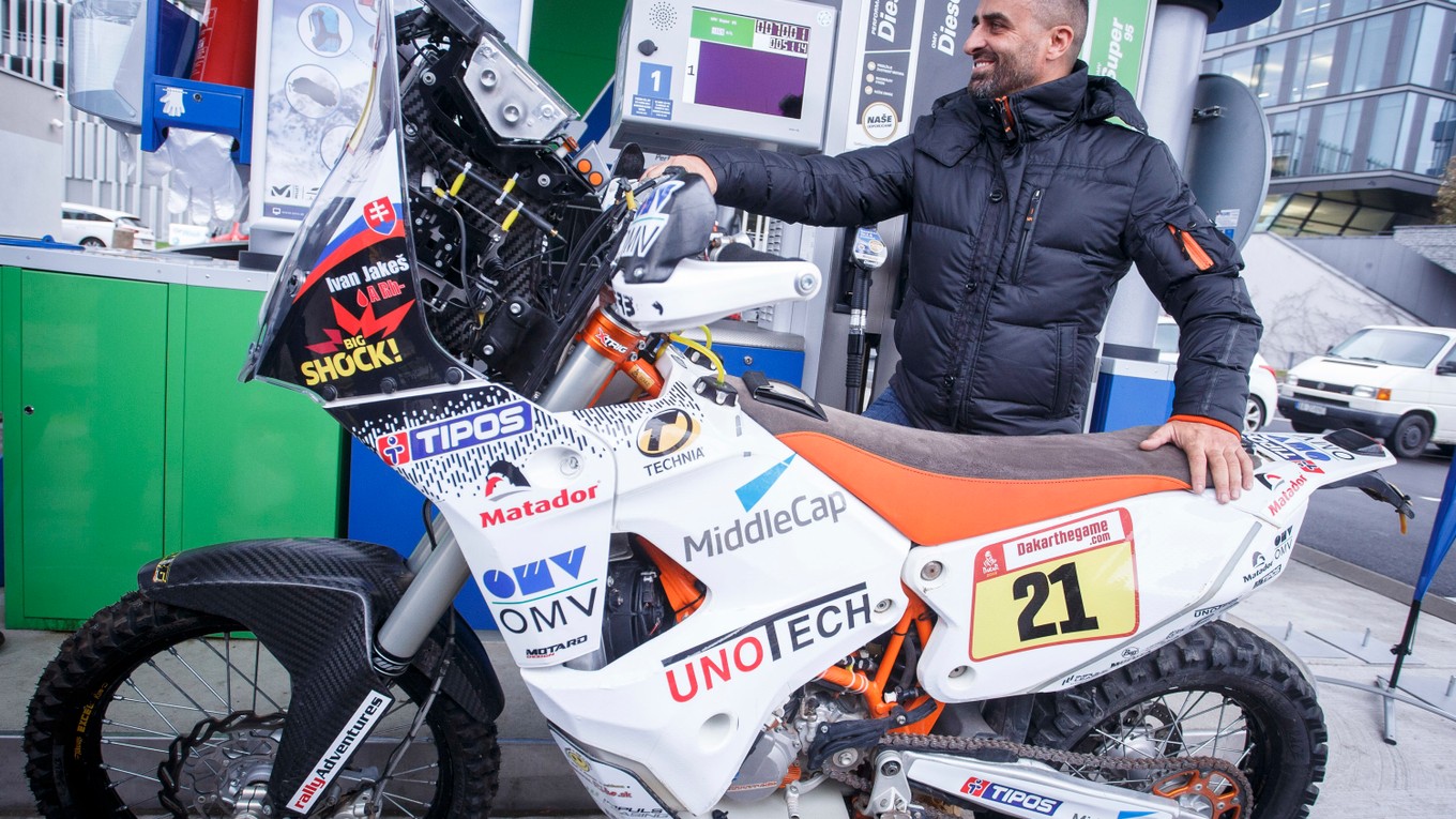 Motocyklový pretekár Ivan Jakeš predstavil novú motorku pred prestížnym podujatím Rely Dakar 2019. 