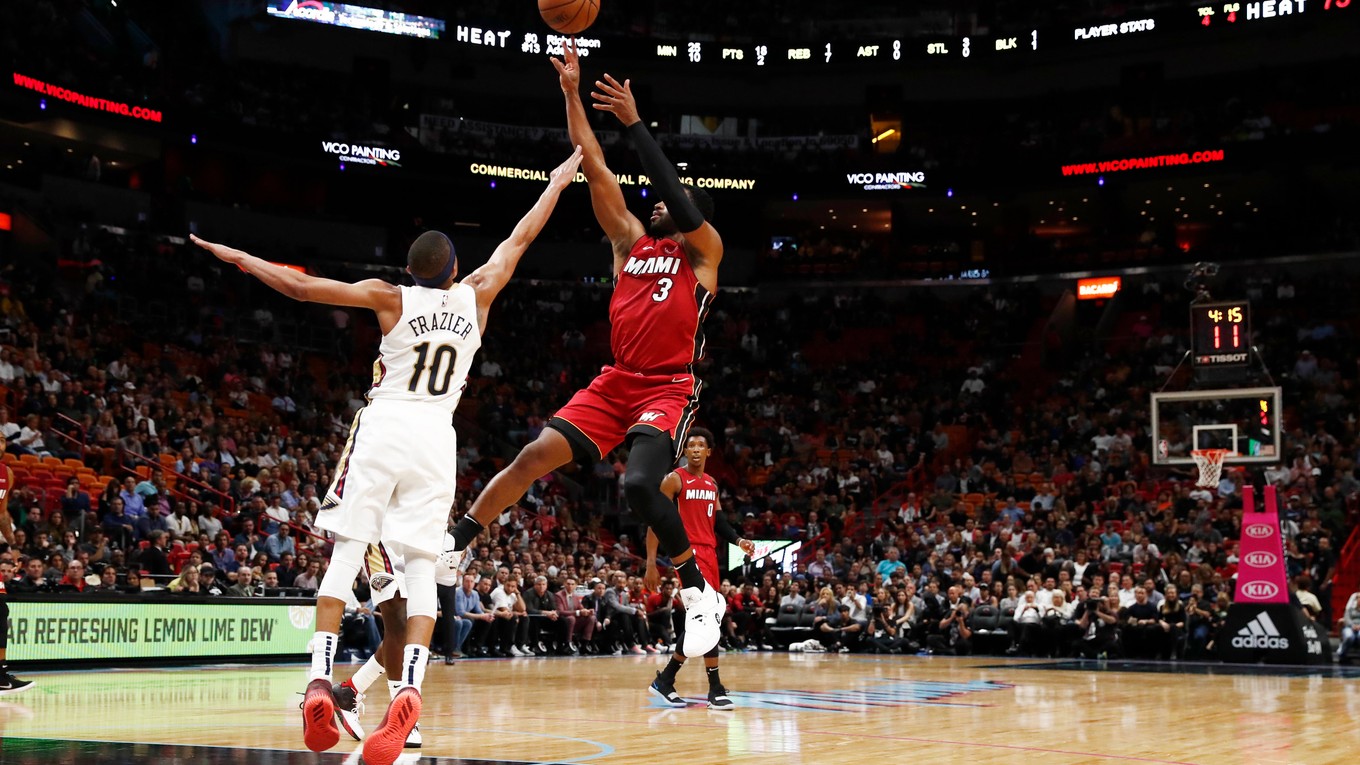 Dwyane Wade (vpravo) rozhodol zápas.