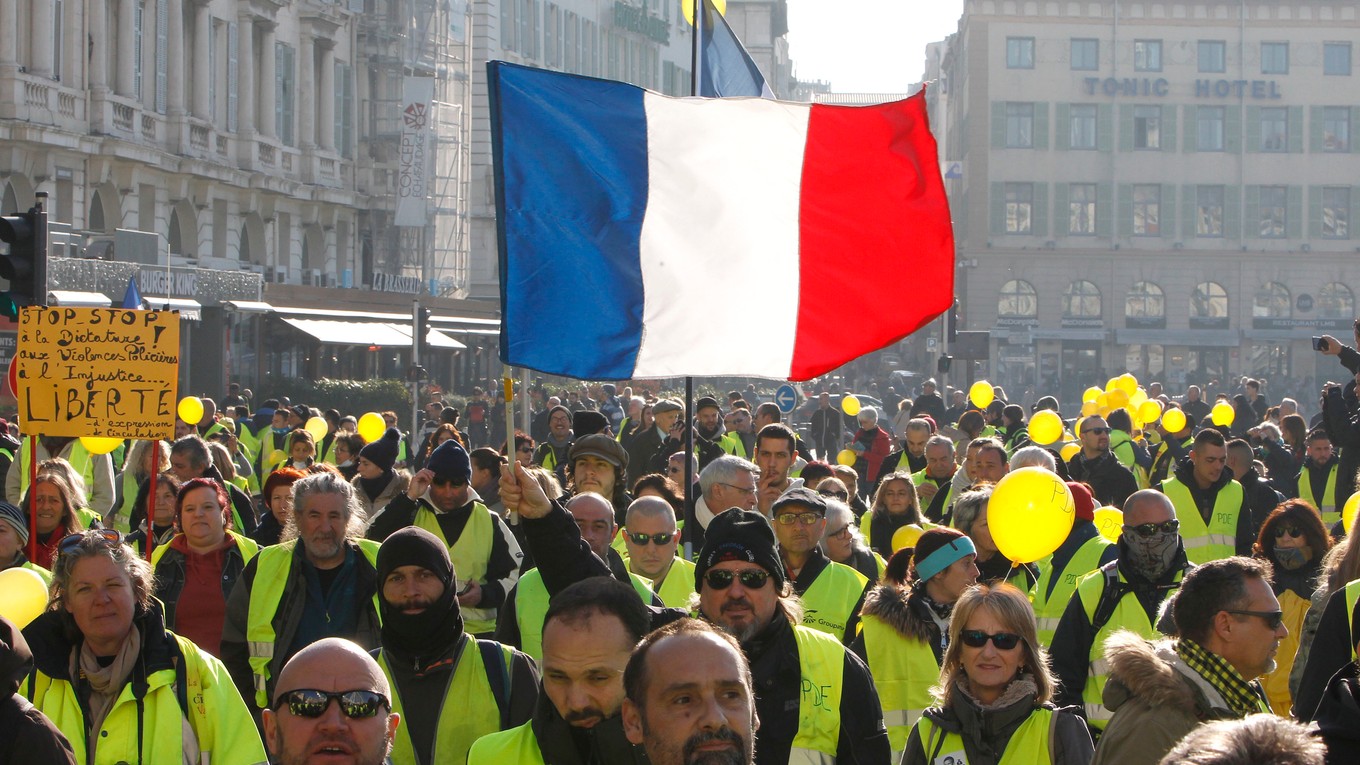 Protesty žltých viest ovplyvňujú aj program futbalovej ligy vo Francúzsku.