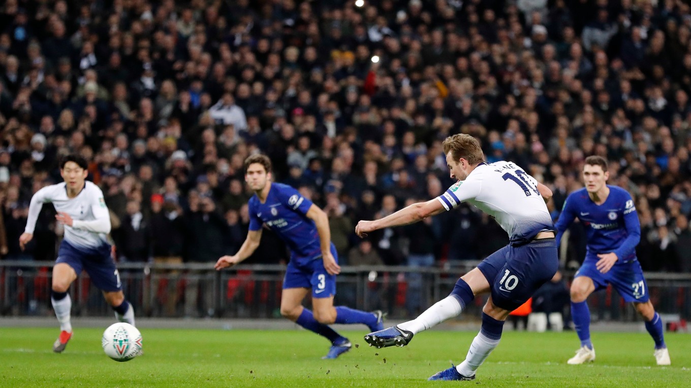 Futbalisti Tottenhamu zdolali Chelsea 1:0. O víťazstve rozhodol z pokutového kopu Harry Kane.