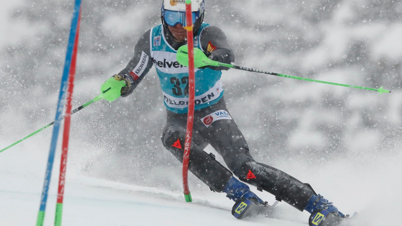 Adam Žampa počas slalomu.