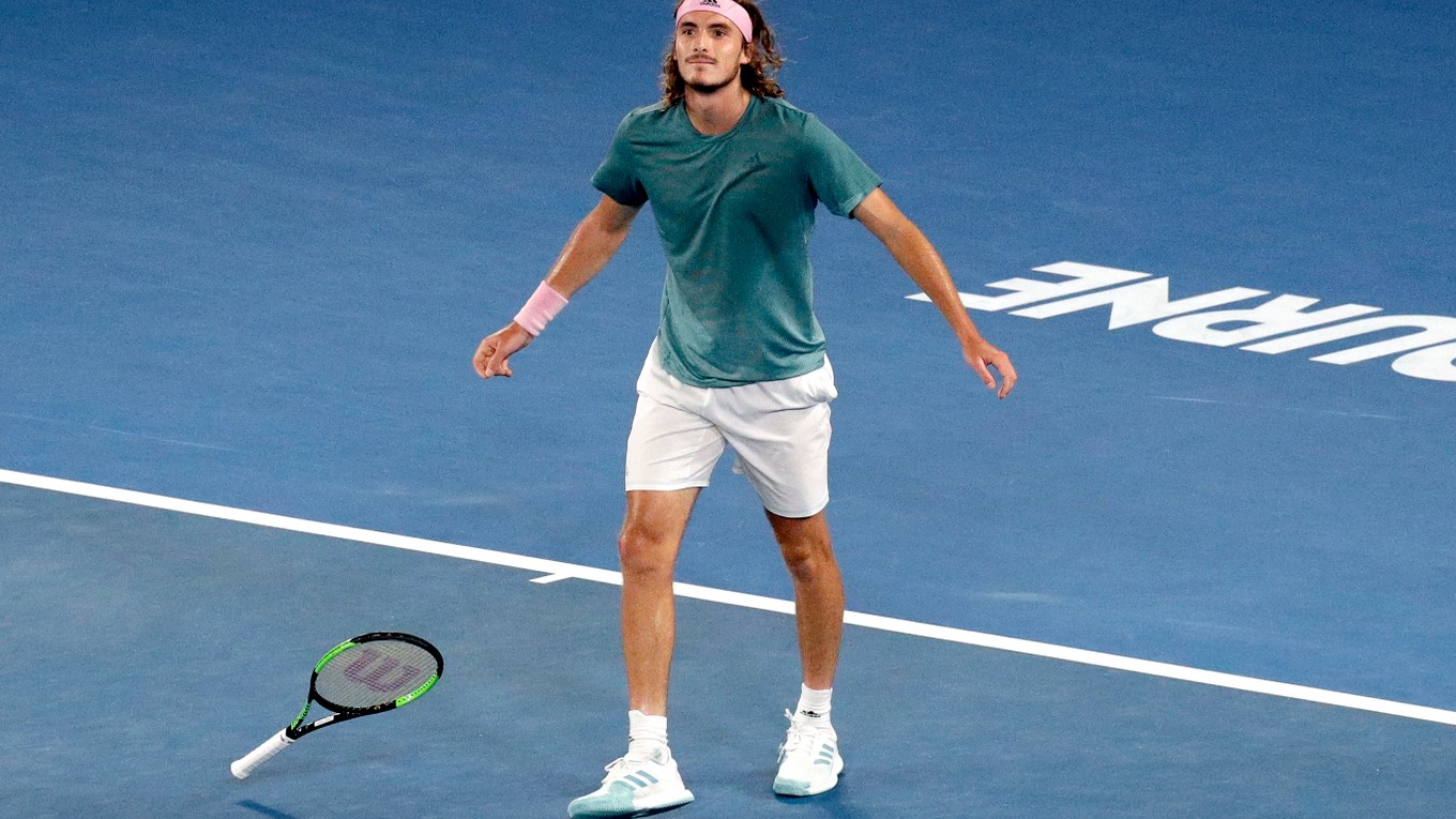 Grék Stefanos Tsitsipas po víťazstve nad Rogerom Federerom v osemfinále Australian Open 2019.