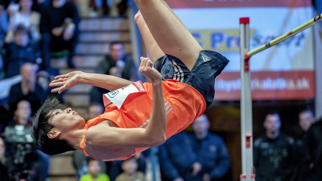 Na snímke japonský reprezentant Naoto Tobe počas súťaže mužov 25. ročníka výškarského mítingu Banskobystrická latka 2019 v hale na banskobystrických Štiavničkách 9. februára 2019 v Banskej Bystrici.