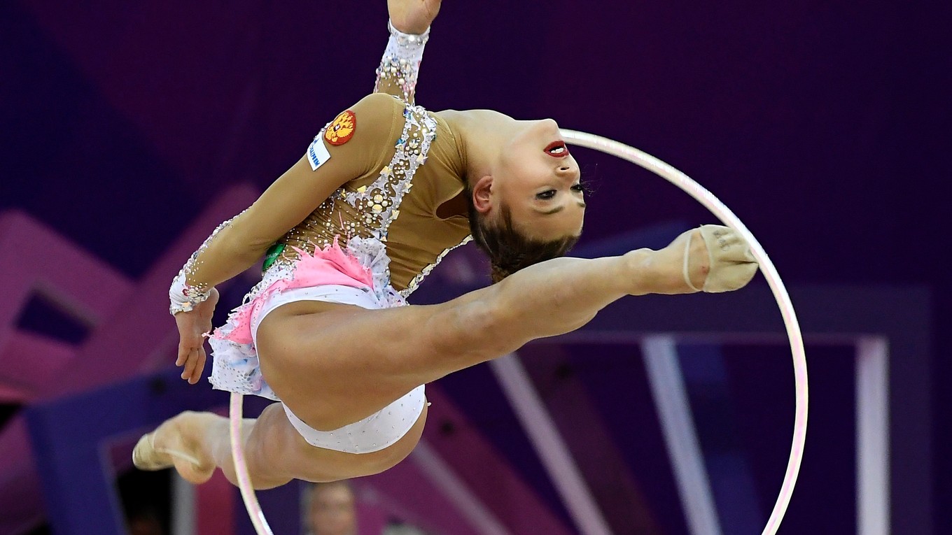 Alexandra Soldatovová je štvornásobnou majsterkou sveta v modernej gymnastike. 