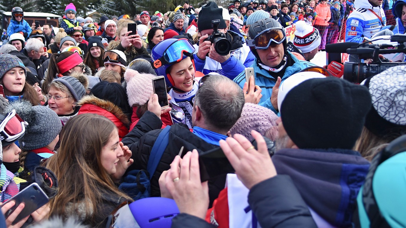 Petra Vlhová sa raduje z víťazstva v obrovskom slalome na Európskom pohári v Jasnej 2019.