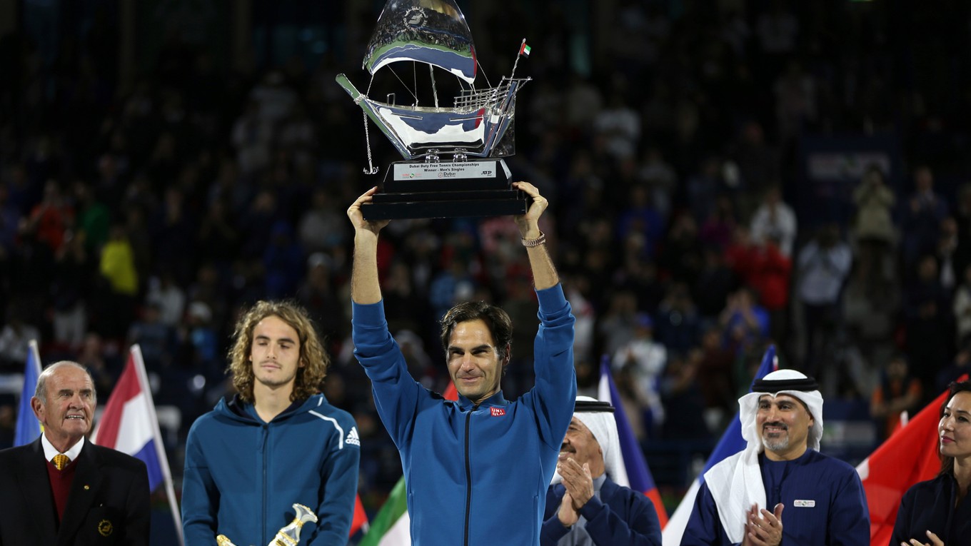 Roger Federer s titulom z ATP Dubaj 2019.