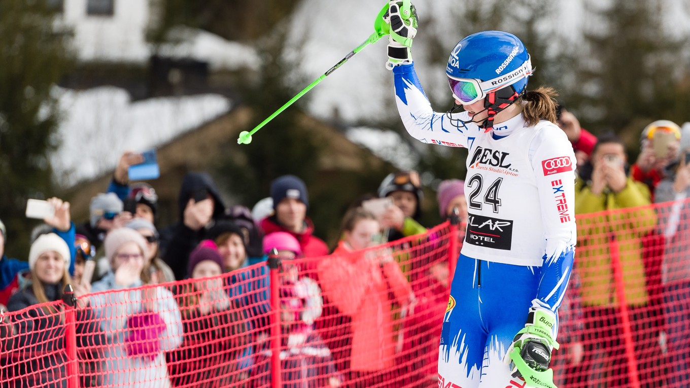 Petra Vlhová sa raduje z víťazstva v slalome na Európskom pohári v Jasnej 2019.