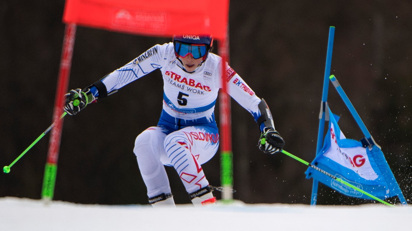 Petra Vlhová počas obrovského slalomu.