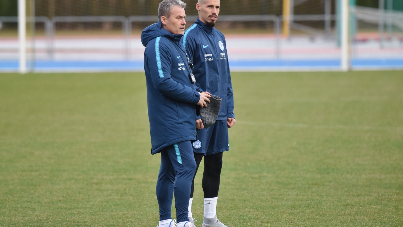 Tréner Pavel Hapal a Marek Hamšík počas tréningu.