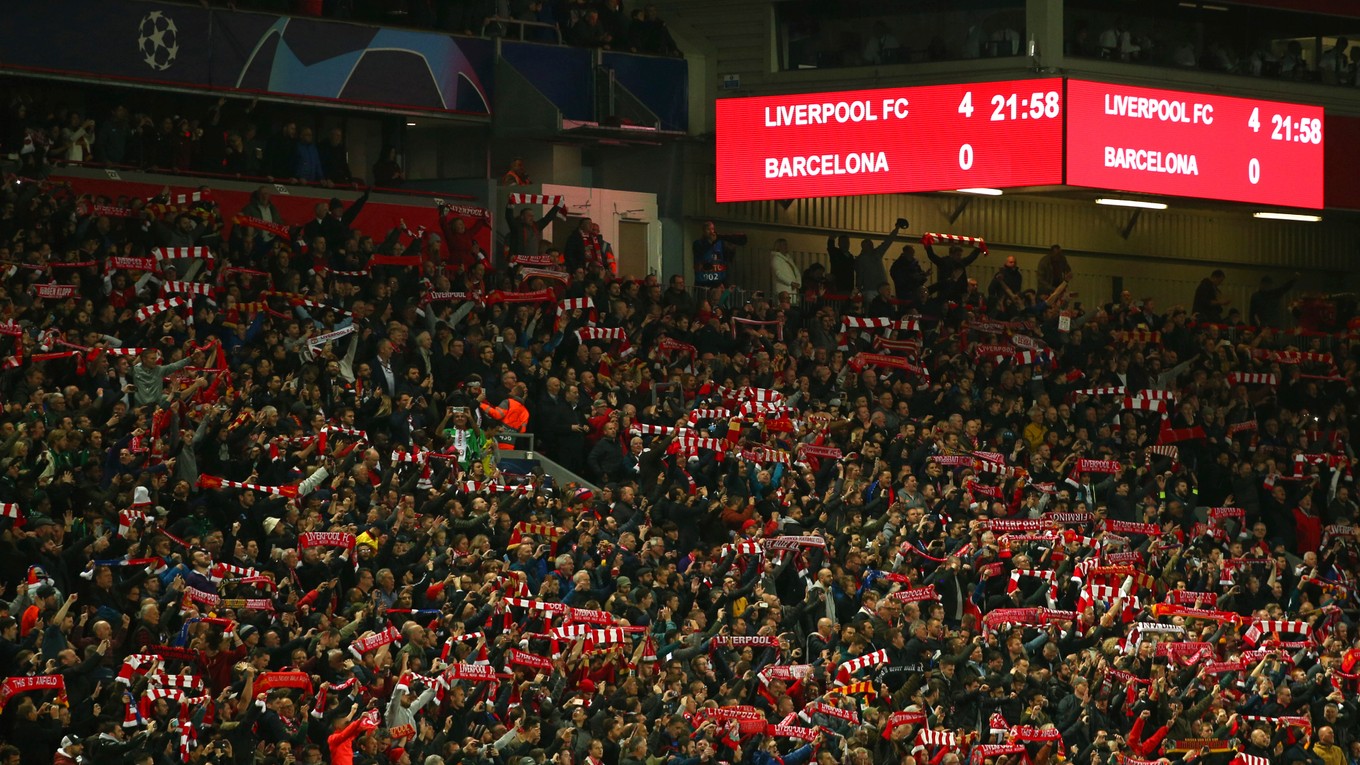 Momentka zo zápasu FC Liverpool - FC Barcelona v semifinále Ligy majstrov.