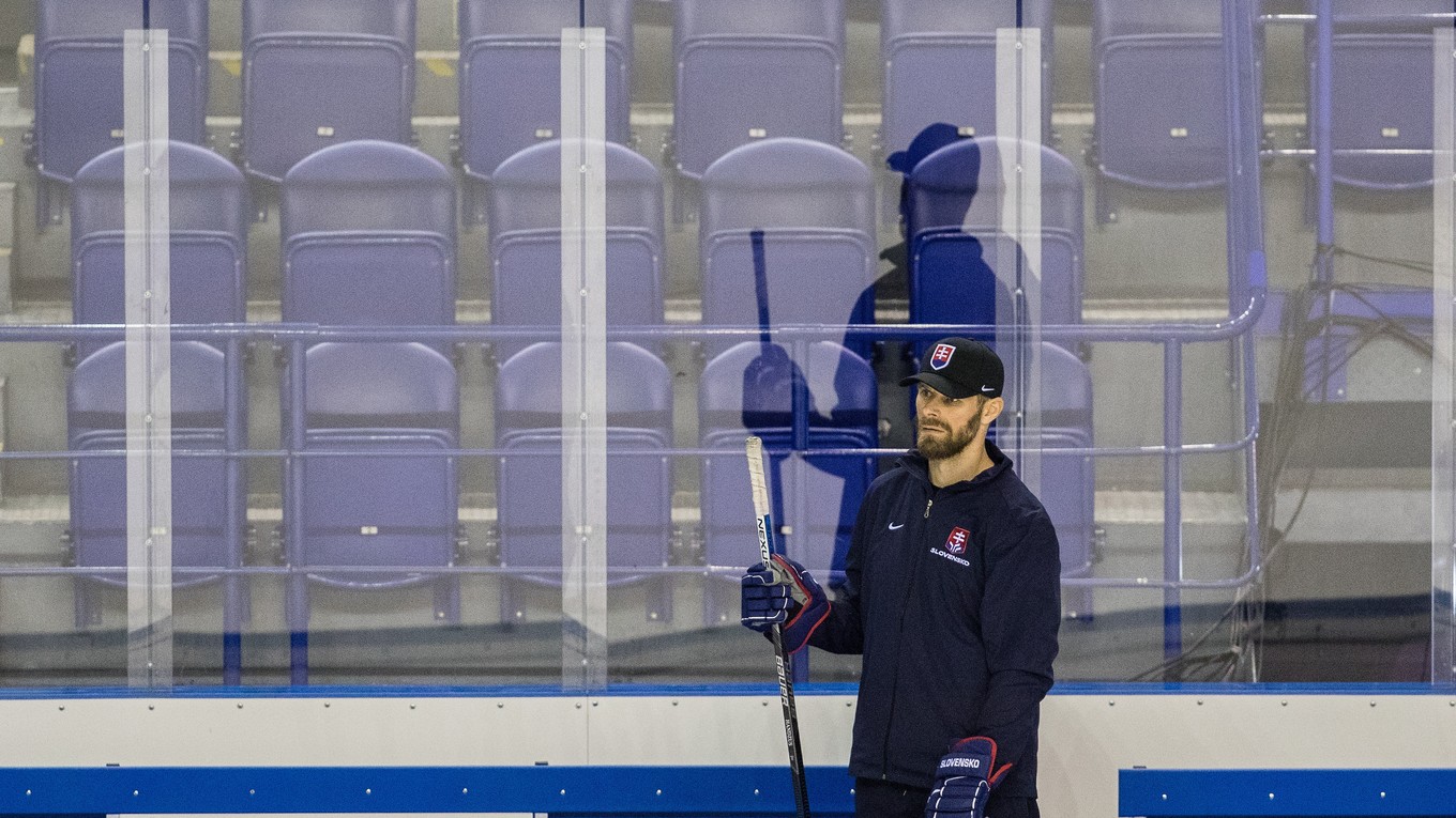 Tréner Michal Handzuš počas tréningu slovenskej reprezentácie deň pred začiatkom Majstrovstiev sveta v ľadovom hokeji 2019.