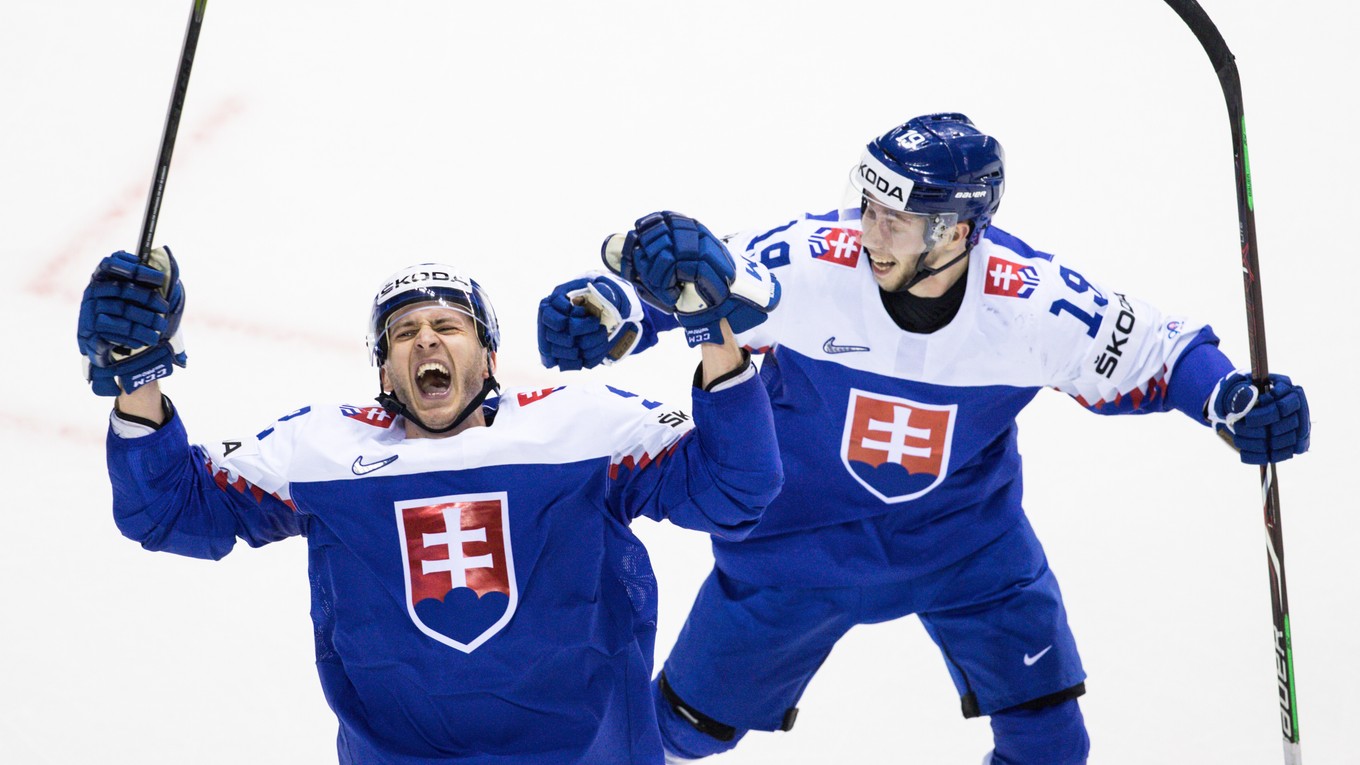 Slovenský obranca Martin Marinčin sa raduje z gólu do siete Fínska v zápase na MS v hokeji 2019.